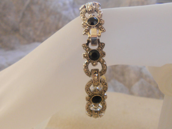 Vintage Bracelet....jet Black Beads In Silver-tone Bracelet...$10.00